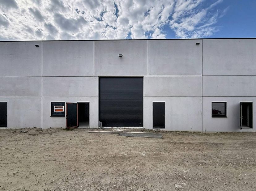 Ce nouveau parc de PME à louer est situé à Evergem, Durmakker 55. Les surfaces disponibles commencent à 406 m² et peuvent être combinées pour atteindr