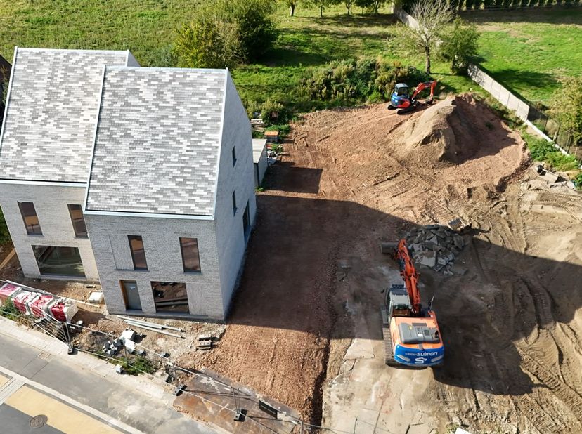 Huis te koop in vichtsesteenweg 132 bus D,
                    8570 Anzegem