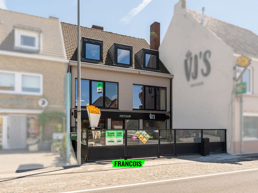 Bent u op zoek naar een combinatie van wonen en ondernemen op een strategische locatie?<br />
Op heden verhuurd aan uitbater van frituur. Dan is dit v