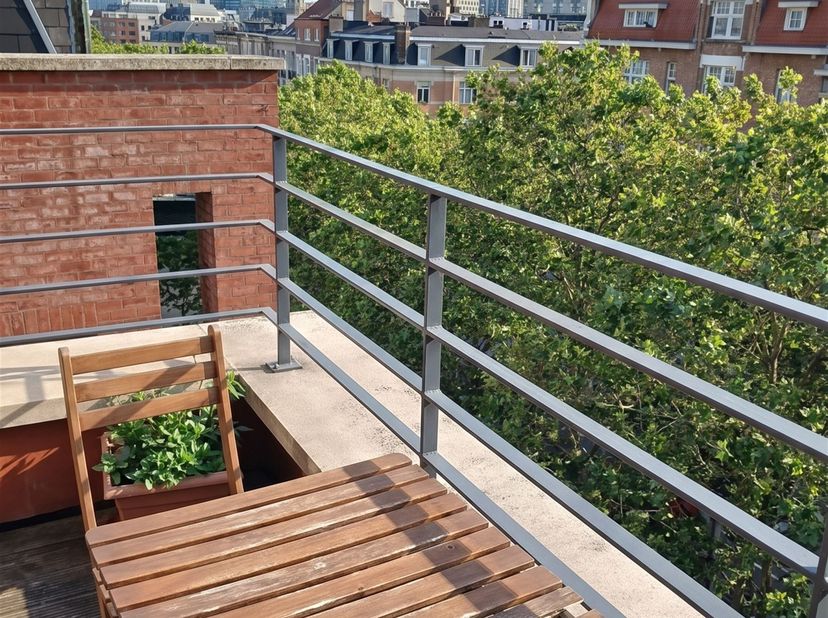 Superbe appartement, idéalement situé à Bruxelles, à saisir! Cet appartement prêt à emménager est doté de tout le confort nécessaire et se trouve au 7