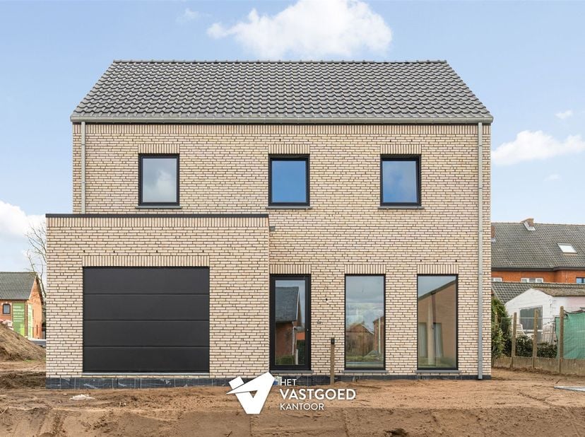 Volledig afgewerkte en energiezuinige nieuwbouwwoning op perceel van 4are84ca te Schaffen.<br />
<br />
Foto's van huidige toestand dewelke in de ko