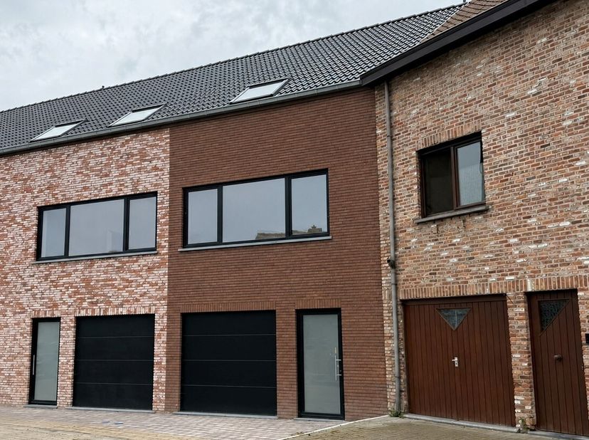 ! 6% BTW, ZOWEL BIJ AANKOOP VOOR EIGEN BEWONING ALS VOOR VERHUUR* !<br />
1 van de 4 beschikbare nieuwbouwwoningen, ontdek ons volledig aanbod via: ht