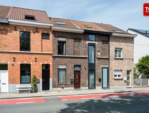                                         Woning te koop in Sint-Amandsberg, € 235.000
