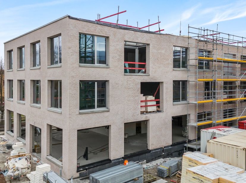 [[ DIT PAND NEEMT DEEL AAN DE ERA OPEN HUIZEN DAG OP 13/6 VAN 11:00 TOT 12:00 ]] ANNA: Heerlijk om te wonen én ook een sterke investering! De moderne