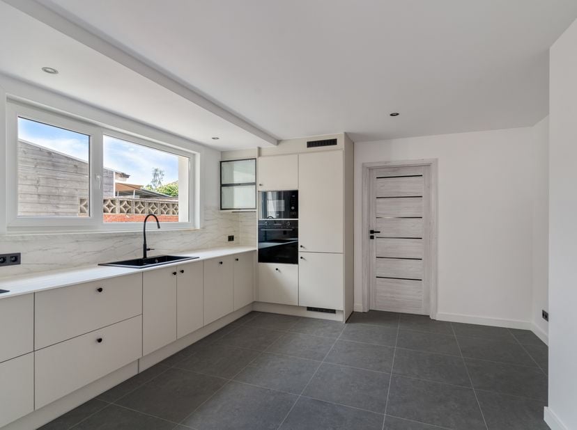 Deze woning is gelegen in een rustige één richtingsstraat in het centrum van Retie, op wandelafstand van bakker, slager, lagere scholen en openbaar ve