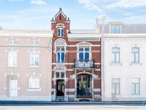                                         Gemengd gebruik te koop in Couvin, € 167.000
