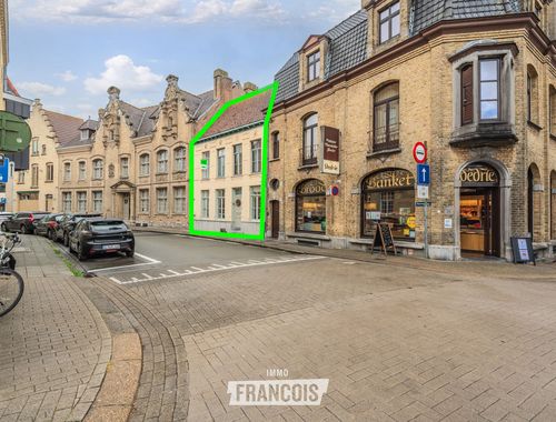                                         Maison de ville à vendre à Veurne, € 529.000
