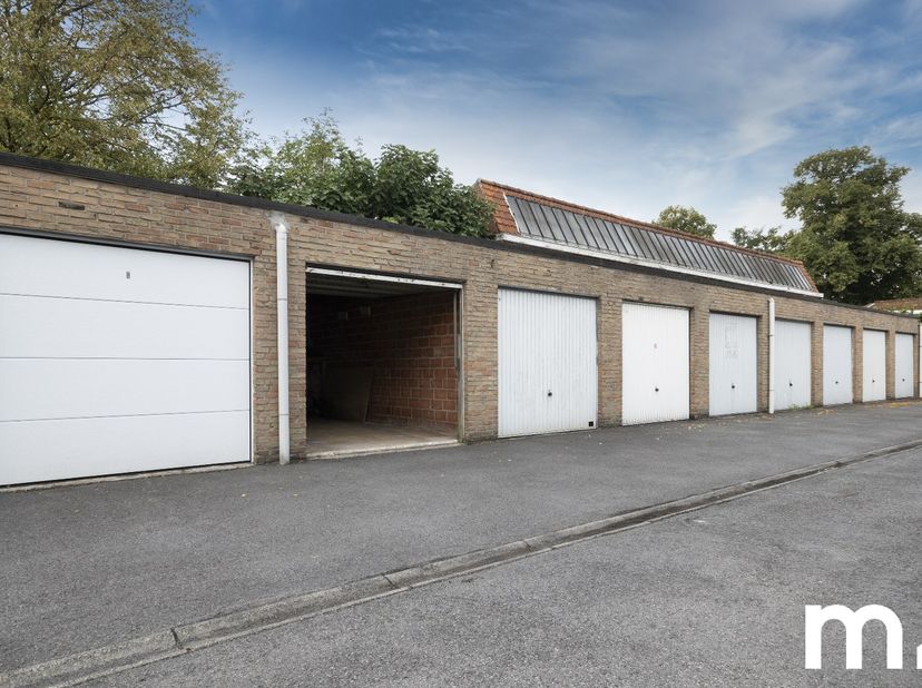 Garage à vendre
                    à 8530 Harelbeke
