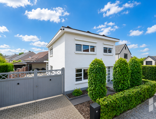                                         Eengezinswoning te koop in Lommel, € 379.000
