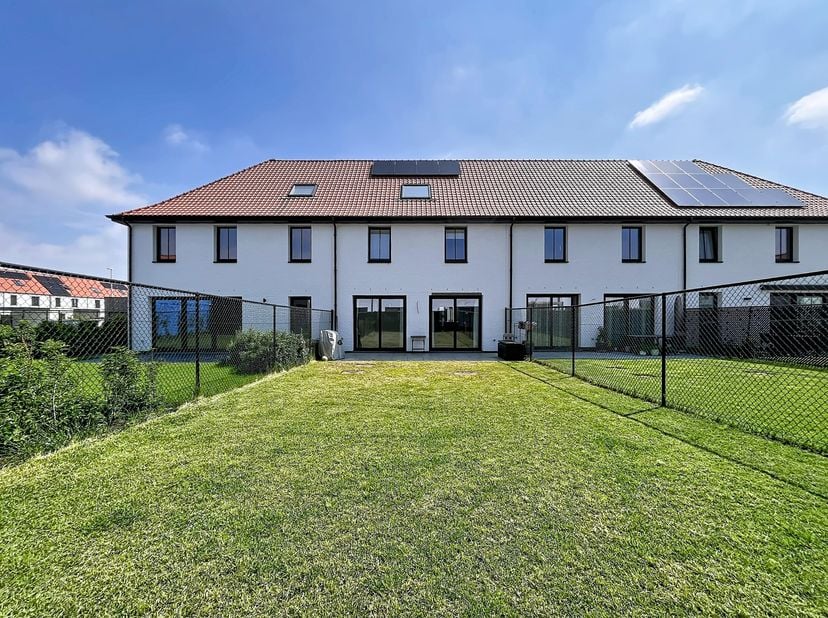 BEZOEK AANVRAGEN VIA ONZE WEBSITE!<br />
Hoe vraag ik een bezoek aan?<br />
TROEVEN<br />
- Modern &amp;amp; Energiezuinig<br />
- Unieke &amp;amp; Gunstige l