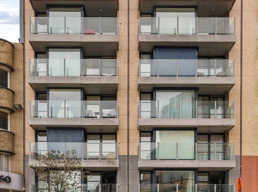De Panne: Uniek en luxueus appartement met panoramisch zicht: Dit uniek appartement van maar liefst 240m², is gelegen op de 6de verdieping van de Resi