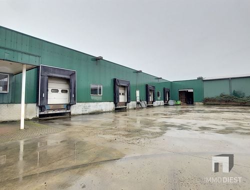                                         Magazijn met bureel te huur in Bekkevoort, € 6.066

