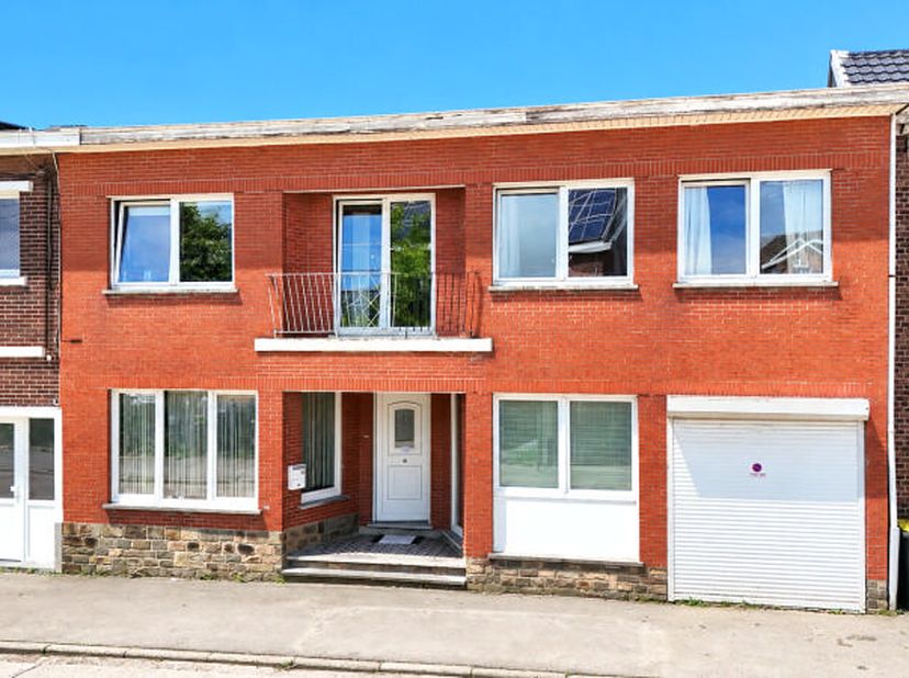 Huis te koop in Rue de Slins 94,
                    4682 Houtain-Saint-Siméon