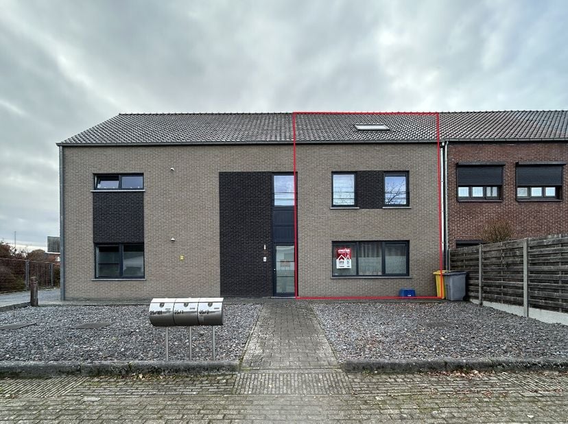 Leuke woning met 3 slaapkamers en tuin te huur in Mol:Op zoek naar een woning met voldoende ruimte? Deze woning in Mol beschikt over drie slaapkamers,