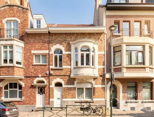                                         Woning te huur in Elsene, € 2.500
