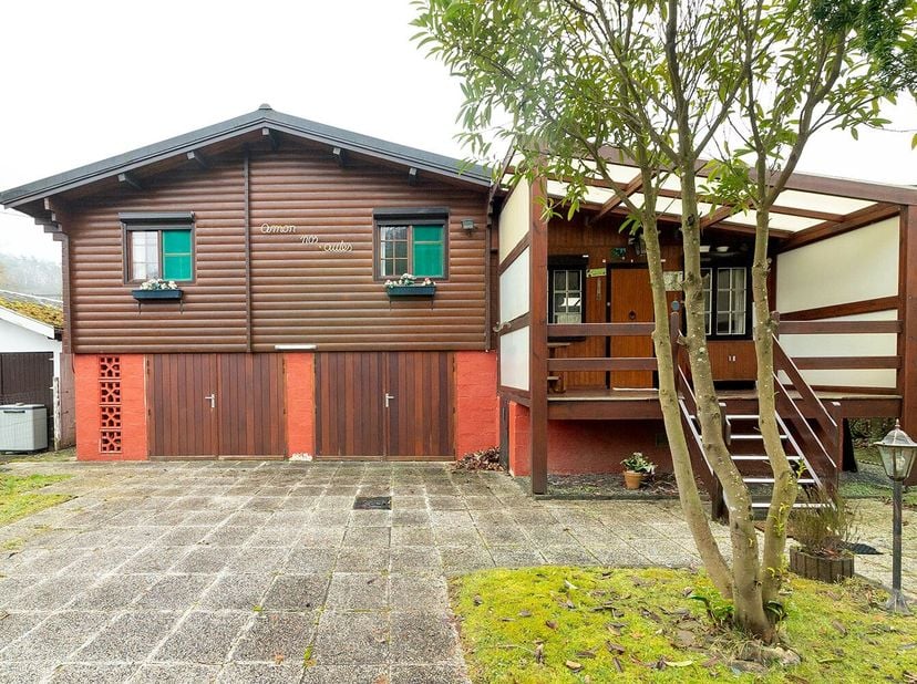 CHARMANT GÎTE <br />
 <br />
Ce gîte à Ferrières offre une surface habitable de 76 m² sur un terrain de 510 m². Il dispose de deux chambres, avec la p