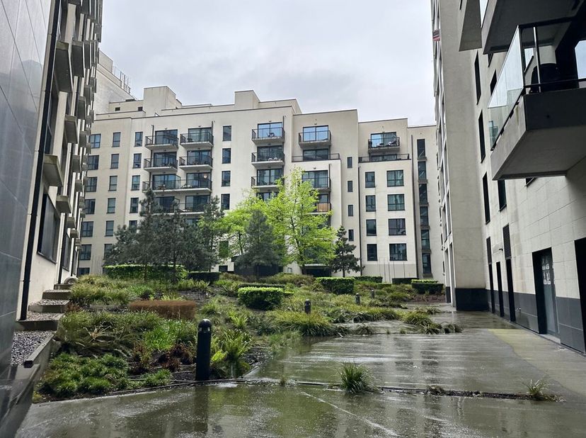 Appartement avec 2 chambres à coucher à Bruxelles<br />
Situation<br />
Cet appartement fait partie de la résidence Belview, située sur la place Jean