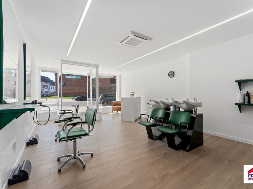 Bien professionnel à vendre
                    à 8780 Oostrozebeke