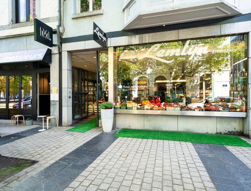                                         Kleine winkel te koop in Liège, € 450.000

