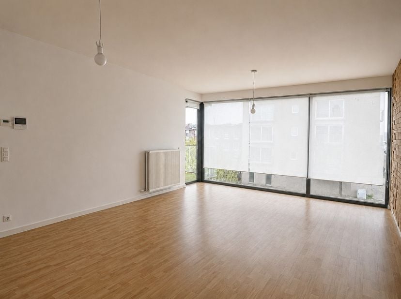 Dit leuk appartement bevindt zich op de tweede verdieping en is altijd zeer goed onderhouden.<br />
<br />
Het beschikt over een inkomhal dewelke ons