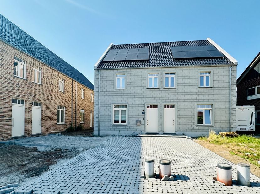 Droomt u van een gloednieuwe woning zonder de zorgen, onzekerheden en tijdsdruk die een bouwproject met zich meebrengt? Wilt u niet maandenlang achter
