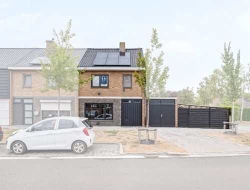                                         Woning te koop in Sint-Pieters, € 349.000
