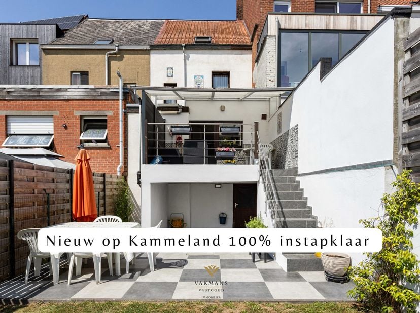 Het eerste wat opvalt als je binnenkomt is dat alles kraaknet is, en dat de woning over de jaren zeer goed onderhouden werd. Er heerst ook een&amp;nbsp;&amp;n