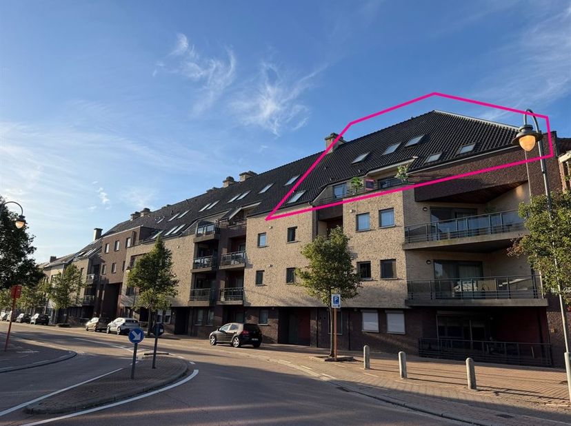 Appartement te koop in Koning Albertlaan 87 bus 32,
                    3680 Maaseik