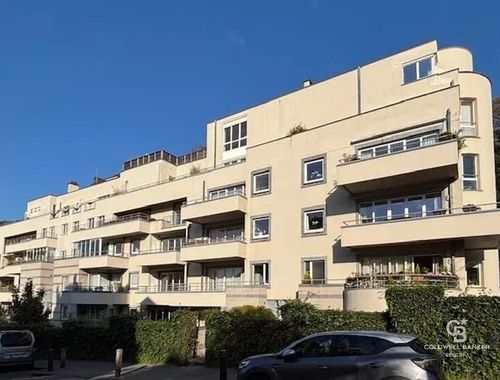                                         Appartement te koop in Ukkel, € 900.000
