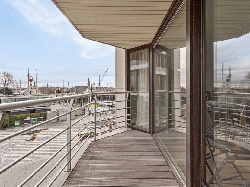 Hoekappartement met 2 slaapkamers én met zicht op de jachthaven te koop in Zeebrugge!Op een absolute toplocatie aan de jachthaven van Zeebrugge vindt