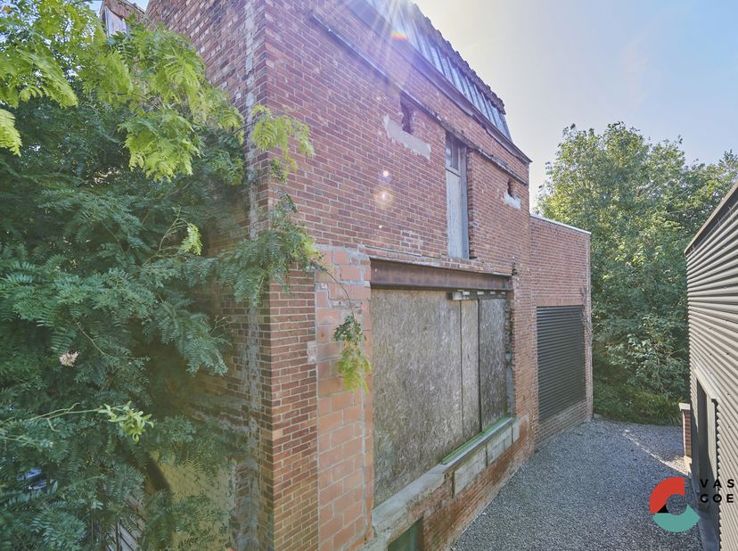 Ben je op zoek naar een centraal gelegen project met vergunning voor het creëren van een unieke B&amp;amp;B? Dan is dit renovatieproject in hartje Peer pr