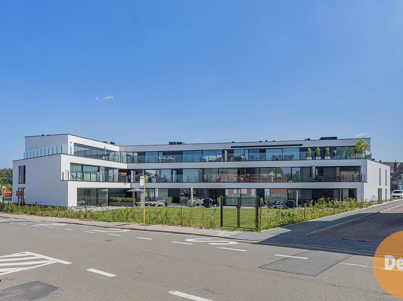 MOGELIJKHEID AANKOOP AAN 6% BTW!<br />
BURST - Ruim 3 slaapkamer app met tuin en terras<br />
Ontdek dit prachtige drie slaapkamerappartementen op het