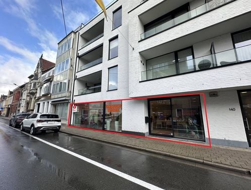                                         Bureaux à louer à Waregem, € 1.800
