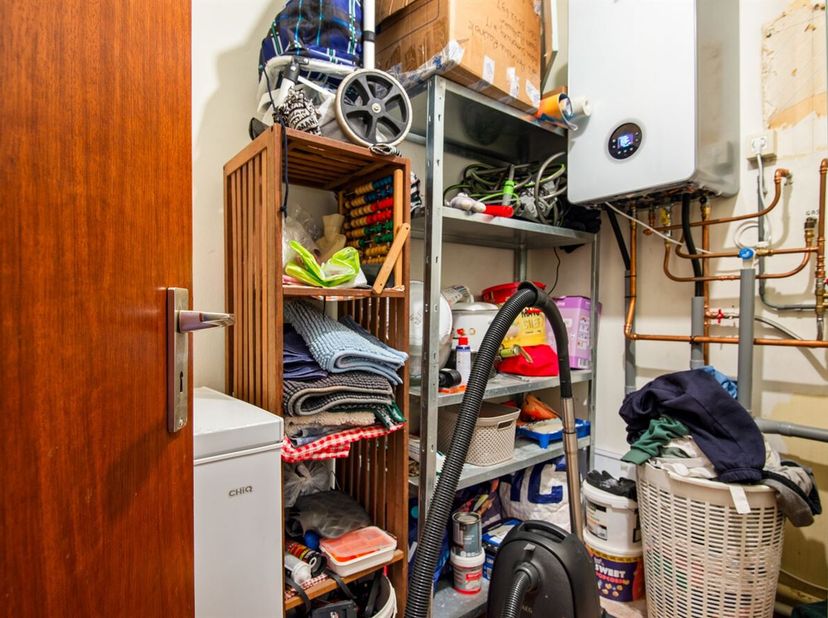 Ruim appartement (93m²) voorzien van twee ruime slaapkamer en garage verplicht bij aan te kopen t.w.v. € 25.000 biedt tal van mogelijkheden voor start