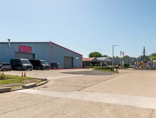                                         Bâtiment d’entreprise à louer à Boom, € 2.598
