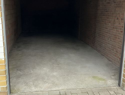                                         Garage te huur in Zeveneken, € 95
