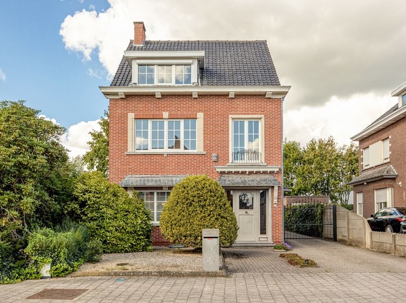 Huis te koop in Fehrenbachstraat 2,
                    2440 Geel