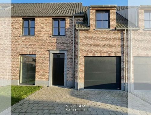                                         Eengezinswoning te koop in Oosteeklo, € 499.000
