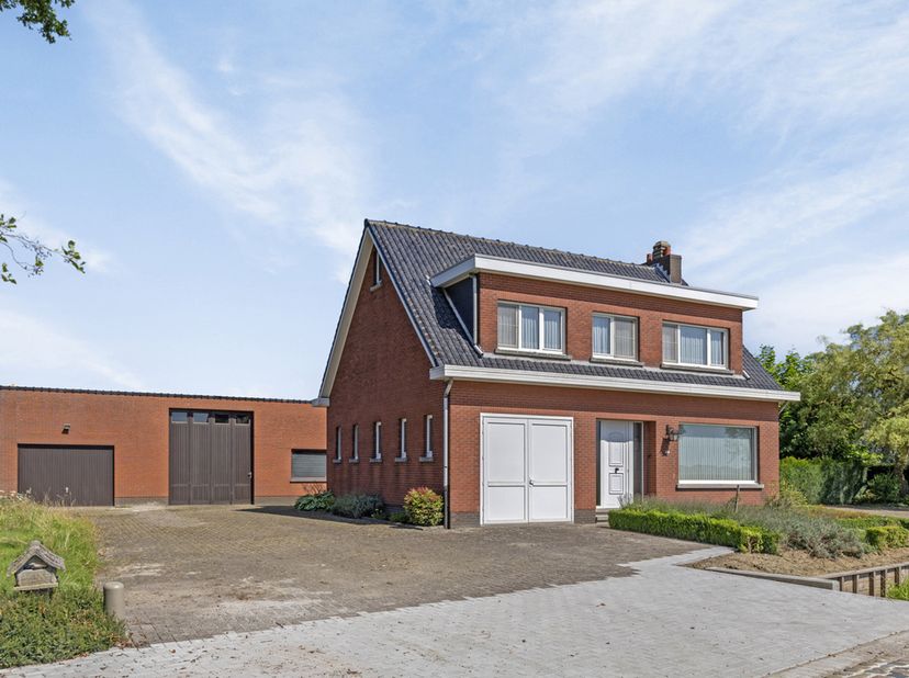 Huis te koop in Liersesteenweg 369,
                    2547 Lint