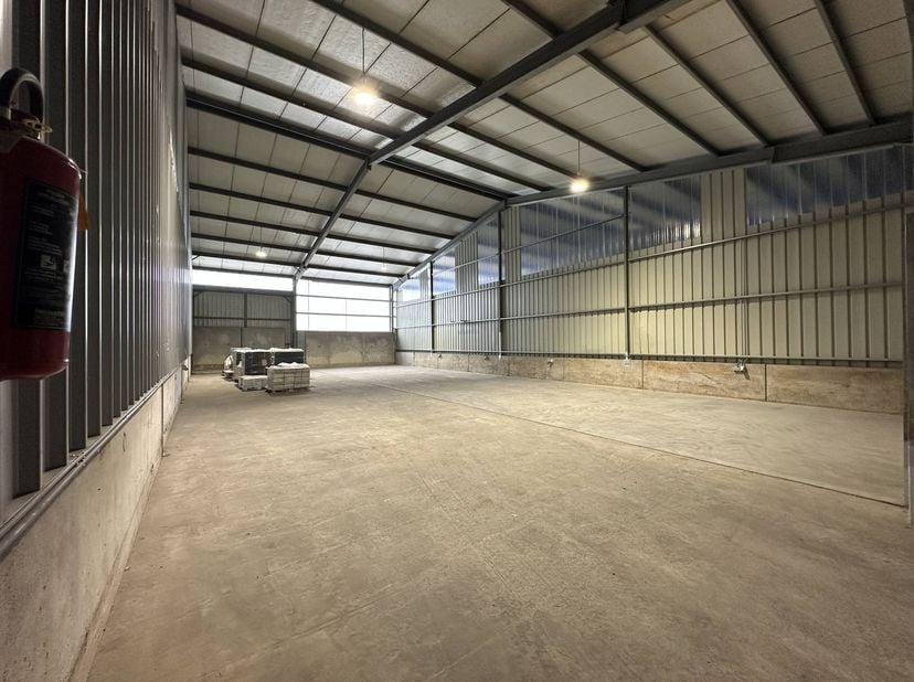 Bedrijfsvastgoed te huur in Ieperstraat 213 bus 2.0,
                    8940 Geluwe