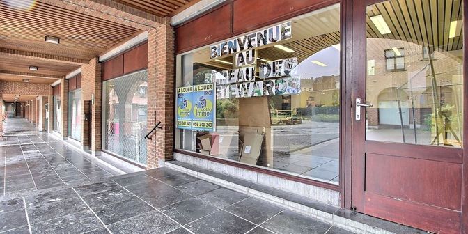 Bien professionnel à louer à Passage St. Barthelemy 37, 7700 Mouscron