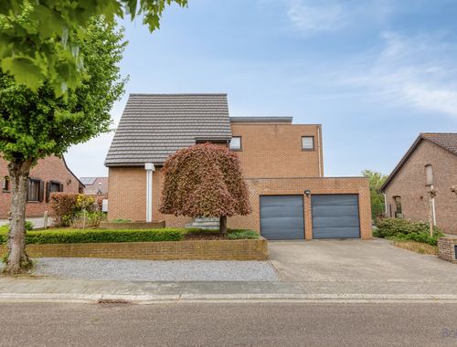                                         Maison à vendre à Deurne, € 478.000

