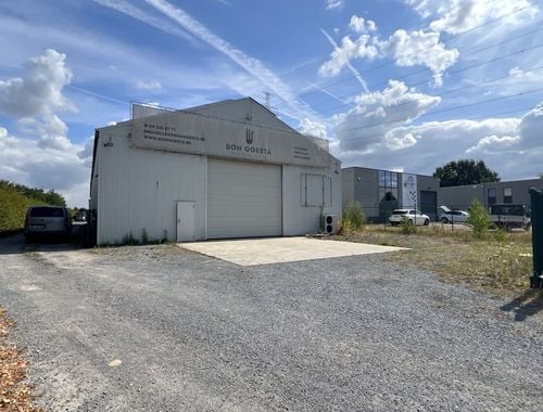                                         Bedrijfsgebouw te huur in Zomergem, € 1.650
