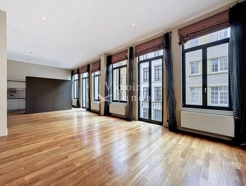                                         Appartement te huur in Elsene, € 2.100
