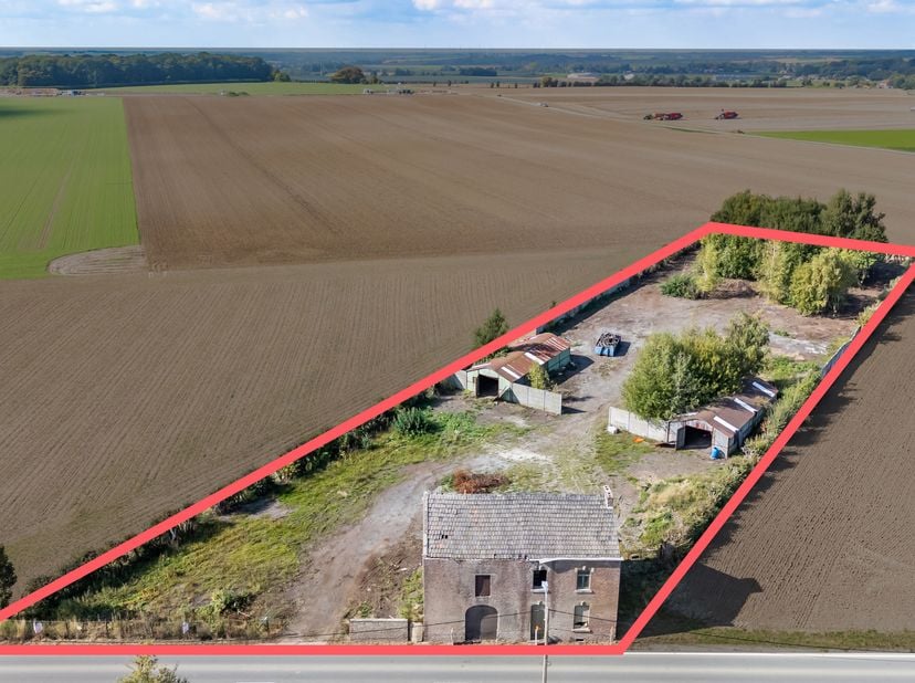Easyhome stelt u in Chapon Seraing, in de gemeente Verlaine, een ruim perceel van 48 are voor met landbouwbestemming (behoudens gemeentelijke afwijkin