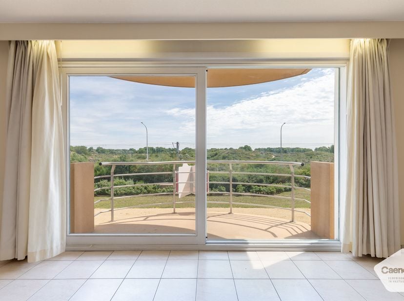 Cet agréable appartement se situe dans la célèbre résidence Duinenveld à Nieuwpoort-Bad.<br />
Grâce à l' orientation idéale, à l'emplacement exceptio