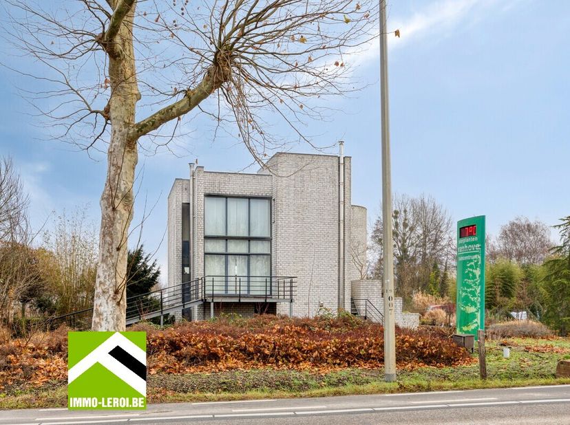 Consultez cette propriété directement sur le site d'Immo Leroi: https://www.immo-leroi.be/pand/kopen-woning-tongeren-borgloon/7468592.<br />
Cette pro