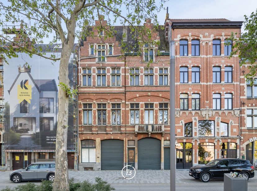 Sur le Vlaamsekaai, juste à côté du tout récent Zuidpark, se situe lune des opportunités immobilières les plus exceptionnelles que la ville ait actuel