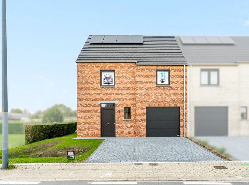 Huis te koop in Ruiseledesteenweg 93,
                    8750 Wingene