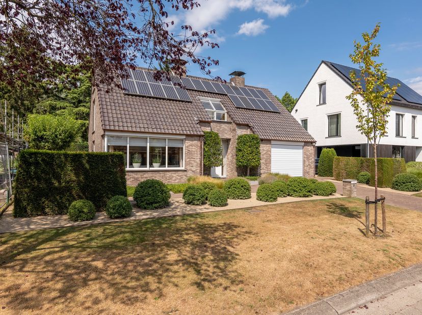 Huis te koop in Deken Lauwerysstraat 9,
                    2320 Hoogstraten